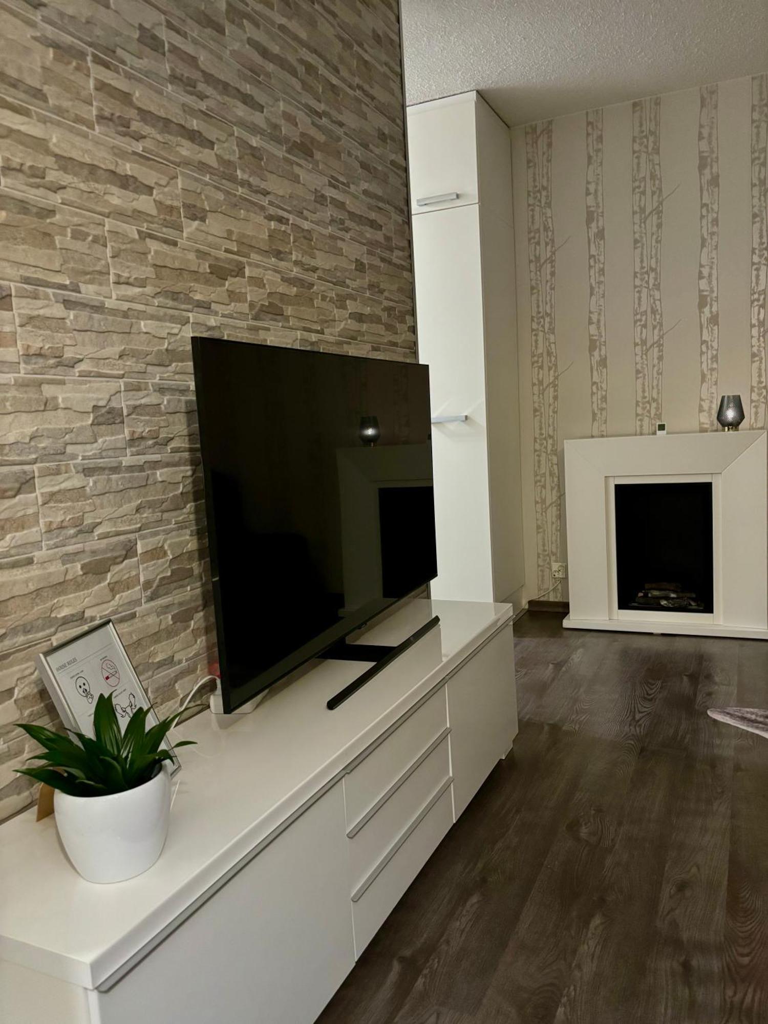Vartiomaja - Beautiful Apartment Near Arktikum Rovaniemi Zewnętrze zdjęcie